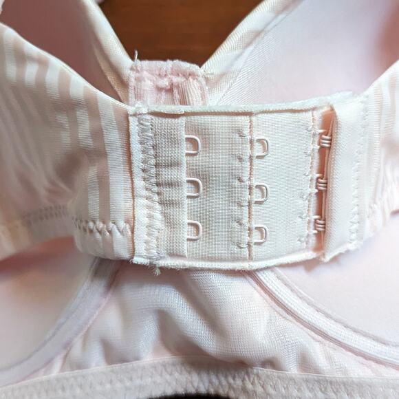 NWT 44D Playtex Wireless All Over Smoothing Bra - Picture 4 of 6